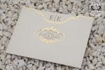 Invitatii nunta mat carton striatii detalii aurii buzunar 23 x 16 cm