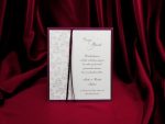 Invitatii nunta albe cu panglica magenta 15 x 15.5 cm