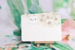 Invitatii nunta decupaj cu margini aurii si un model floral 19.5 x 13.5 cm 1 Invitatii nunta decupaj cu margini aurii si un model floral 19.5 x 13.5 cm