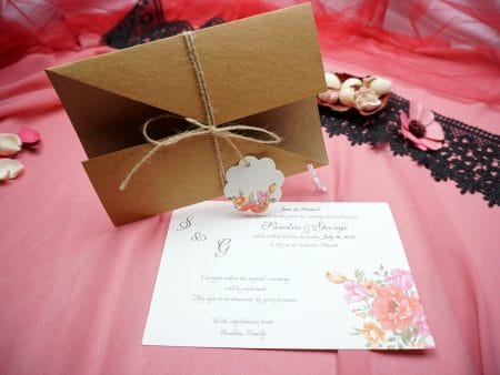 Invitatii nunta carton mat cu model floral si snur 19 x 13.5 cm