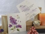 Invitatii nunta model floral lila si fluturas 16 x 16 cm