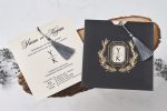Invitatii nunta lux plic negru cu ciucuras argintiu 15.8 x 16.5 cm