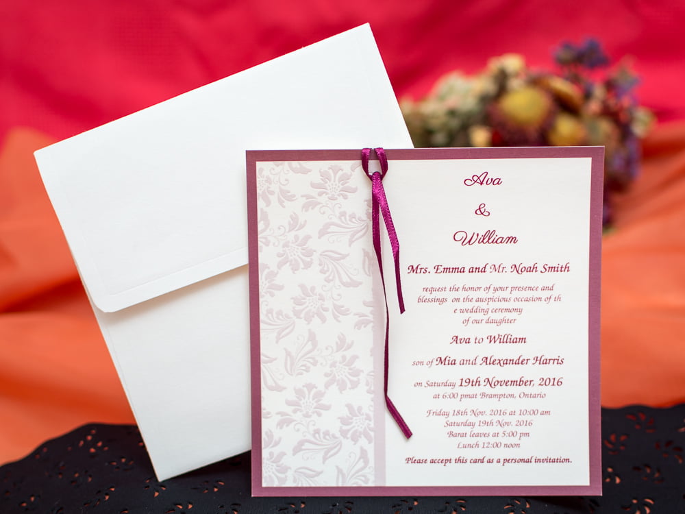 Invitatii nunta albe cu panglica magenta 15 x 15.5 cm Invitatii nunta albe cu panglica magenta 15 x 15.5 cm