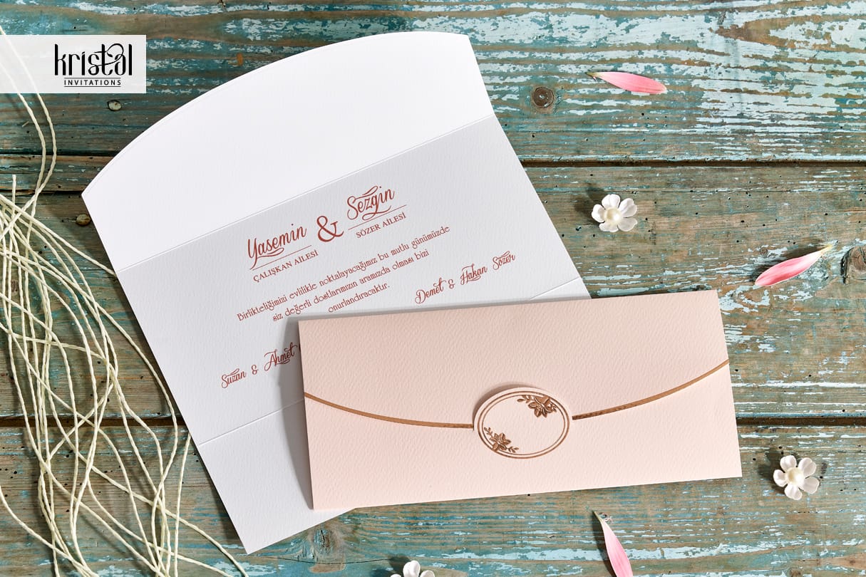 Invitatii nunta carton mat poros insertii aurii 22.3 x 10.5 cm Invitatii nunta carton mat poros insertii aurii 22.3 x 10.5 cm