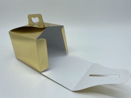 Cutii de Prajituri de 200g elegante din carton auriu 11 x 8.5 x 11 cm