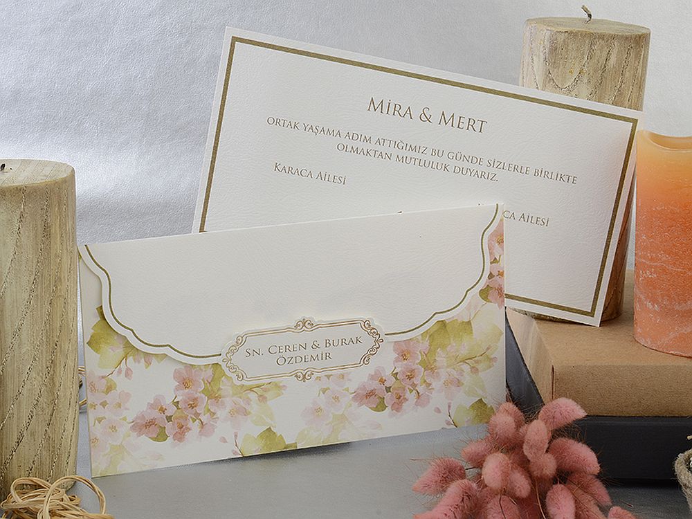 Invitatii de nunta carton mat model floral - inclus in pret 10.5 x 22.5 cm Invitatii de nunta carton mat model floral - inclus in pret 10.5 x 22.5 cm