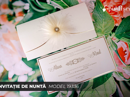 Invitatii nunta aurii cu straluciri si text personalizat 26.6 x 13.7 cm