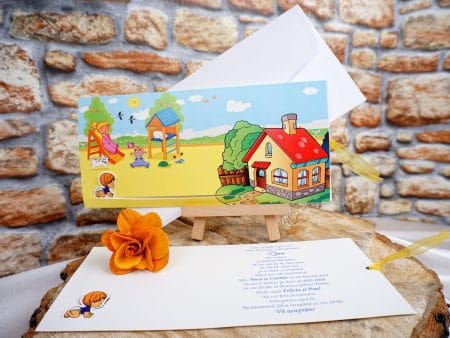 Invitatii botez dintr-un carton lucios cu bebe decupat 10 x 21.5 cm
