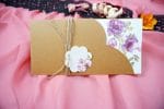 Invitatii nunta carton mat crem cu model floral si snur 21 x 10.5 cm
