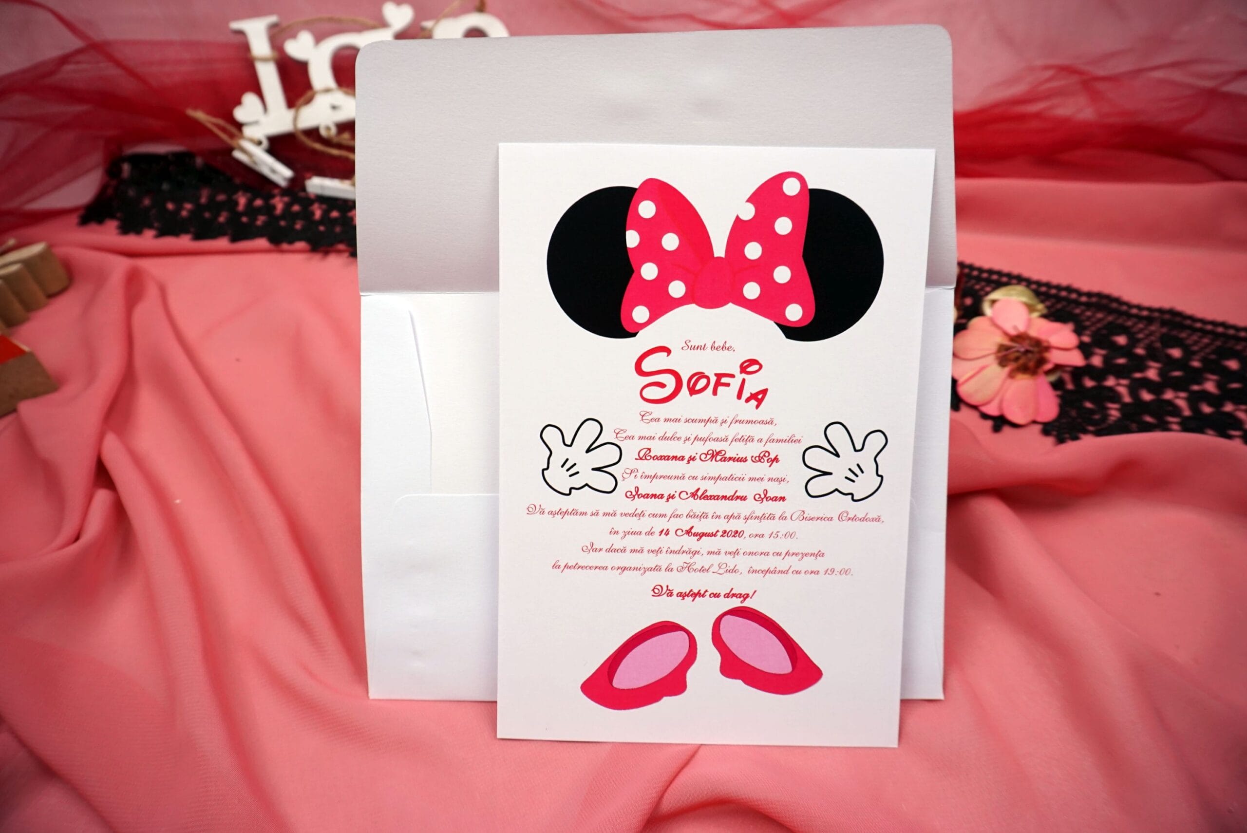 Invitatii botez imagine cu Minnie Mouse 13.5 x 20 cm Invitatii botez imagine cu Minnie Mouse 13.5 x 20 cm