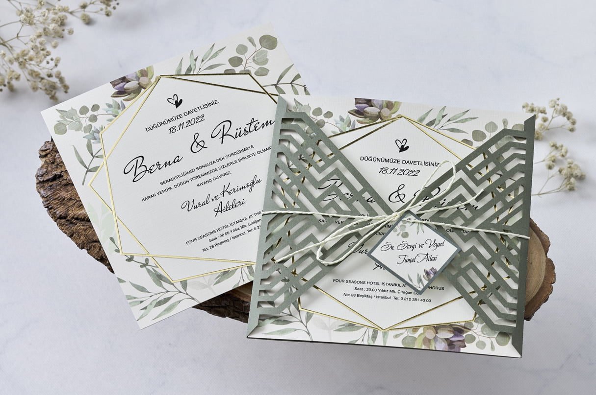 Invitatii nunta lux flori frunze aurii card decupat snur 16.9 x 17.5 cm Invitatii nunta lux flori frunze aurii card decupat snur 16.9 x 17.5 cm