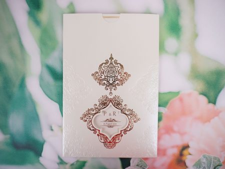 Invitatii nunta carton lucios striatii margini aurii 16 x 24 cm
