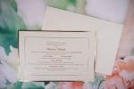 Invitatii nunta albe cu chenar auriu 21.5 x 14.5 cm