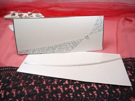 Invitatii nunta carton gros cu margini si frunze argintii 11 x 26.5 cm