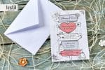 Invitatii nunta albe accesorizate cu panglica si perla 15 x 15 cm