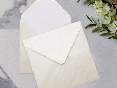 Plicuri ivory sidefat patrate mici 130 x 130 mm set 20 buc