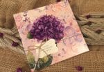 Invitatii nunta model flori mov 16.7 x 16.7 cm