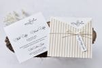 Invitatii nunta cu dungi crem si fundita 16 x 17 cm 1 Invitatii nunta cu dungi crem si fundita 16 x 17 cm