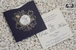 Invitatii nunta carton mat striatii plic tip buzunar decupaj initiale mirilor 17.5 x 17.5 cm 1 Invitatii nunta carton mat striatii plic tip buzunar decupaj initiale mirilor 17.5 x 17.5 cm