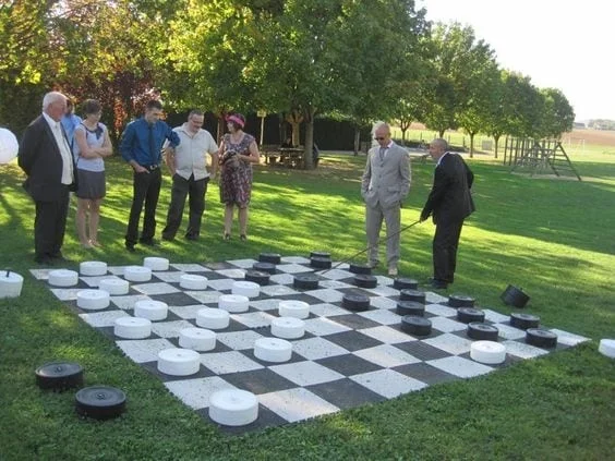 Cum să vă distrați invitații la nuntă: clasic, creativ și o "listă neagră 3 c4ce09aa