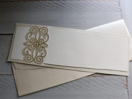 Invitatii nunta crem aurii cu pietricica 9 x 26.5 cm