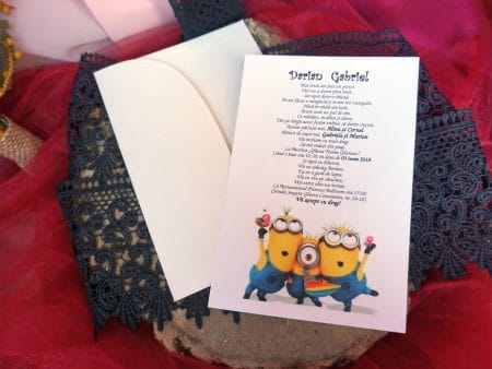 Invitatii botez cu minioni 13.5 x 20 cm