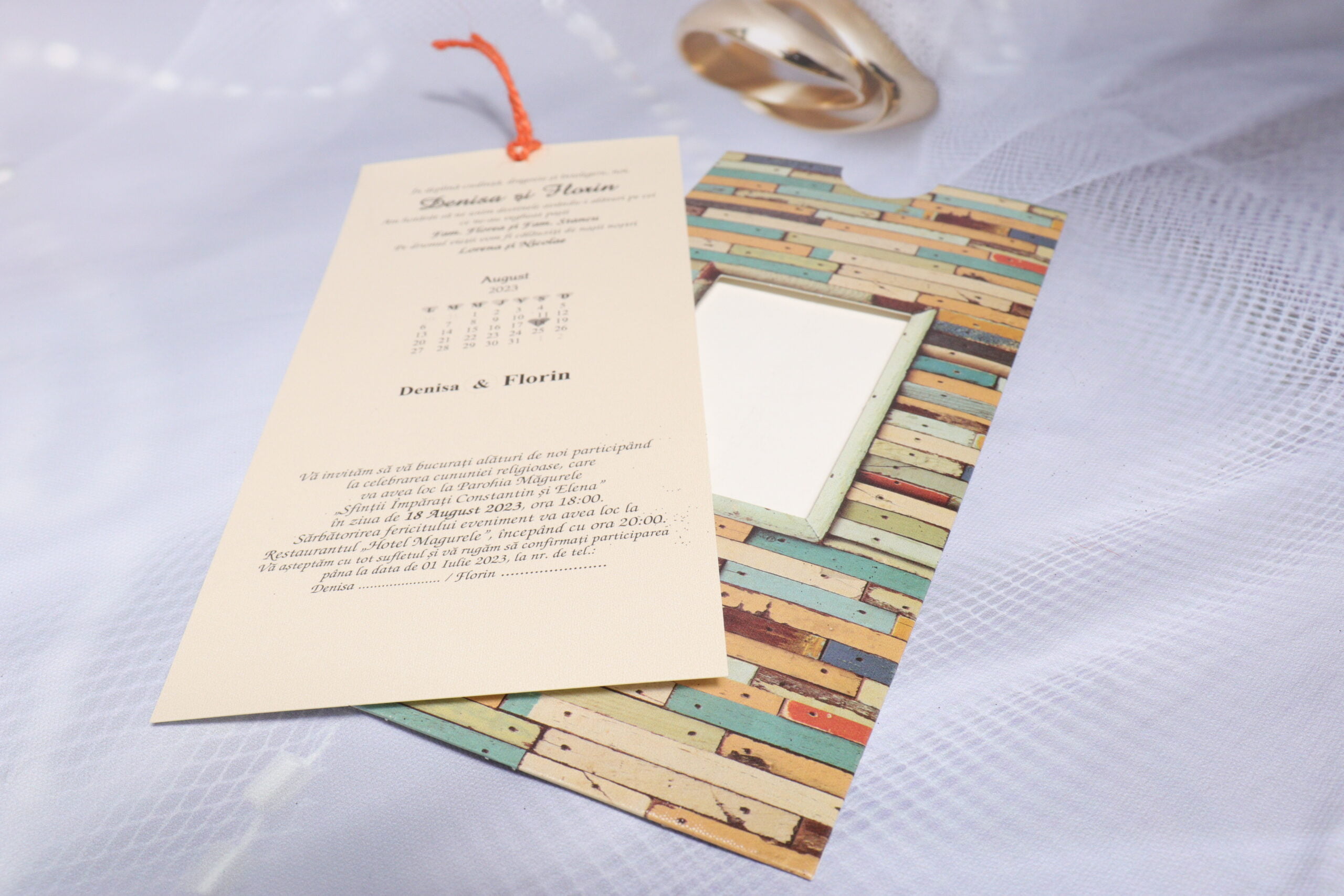 Invitatii nunta carton sidefat vintage multicolor cu decupaj 10.5 x 22 cm Invitatii nunta carton sidefat vintage multicolor cu decupaj 10.5 x 22 cm