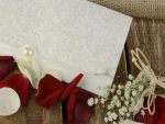 Invitatii nunta crem elegante cu perla 9.5 x 21 cm