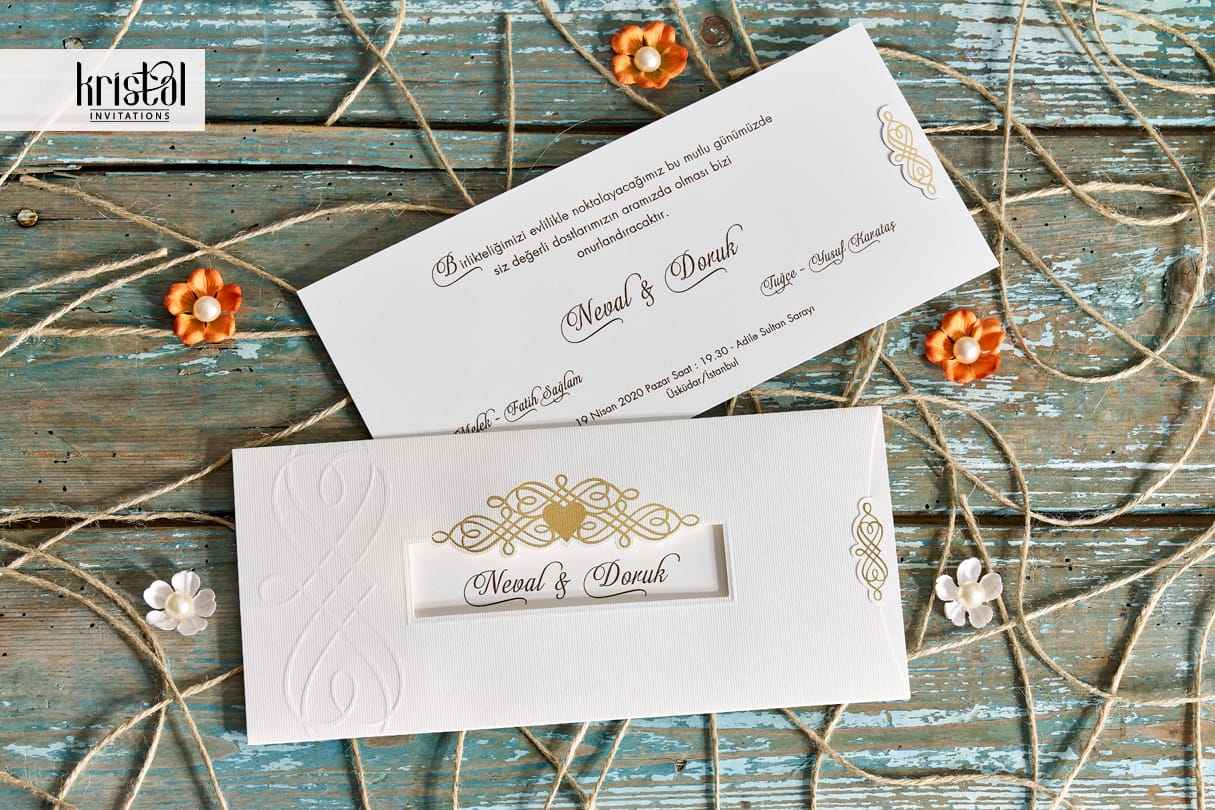 Invitatii nunta decupaj cu model auriu 23 x 10.5 cm Invitatii nunta decupaj cu model auriu 23 x 10.5 cm