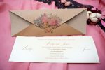 Invitatii nunta alb bej elegante model floral 26.5 x 9.9 cm
