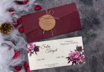 Invitatii nunta plic bordo model floral roz 19.5 x 9.4 cm 1 Invitatii nunta plic bordo model floral roz 19.5 x 9.4 cm
