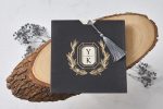 Invitatii nunta lux plic negru cu ciucuras argintiu 15.8 x 16.5 cm 1 Invitatii nunta lux plic negru cu ciucuras argintiu 15.8 x 16.5 cm
