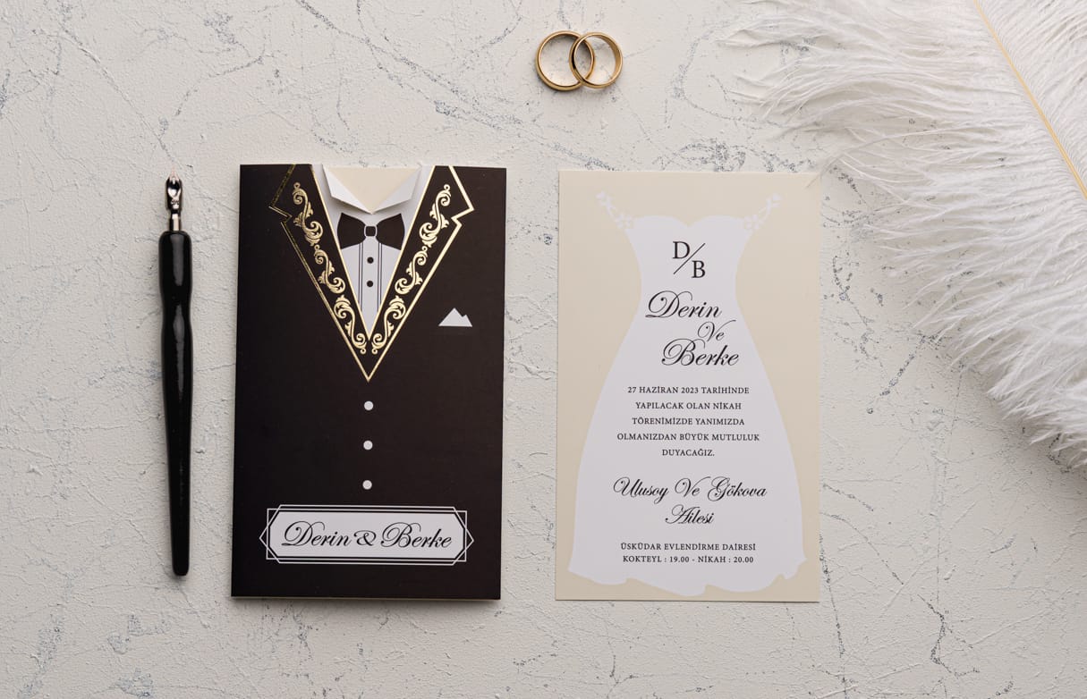 Invitatii nunta mire si mireasa printate pe un carton alb Invitatii nunta mire si mireasa printate pe un carton alb