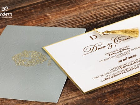 Invitatii nunta lux cu plic gri si canaf auriu