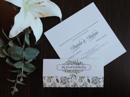Invitatii nunta cu frunze si flori de maslin nuanta verde