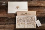 Invitatii nunta lux din carton decupat cu copacul vietii nuanta crem si auriu
