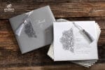 Invitatii nunta eleganta din carton gros cu plic argintiu cu canaf gri
