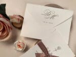 Invitatii nunta din carton gros ivorie cu panglica maro