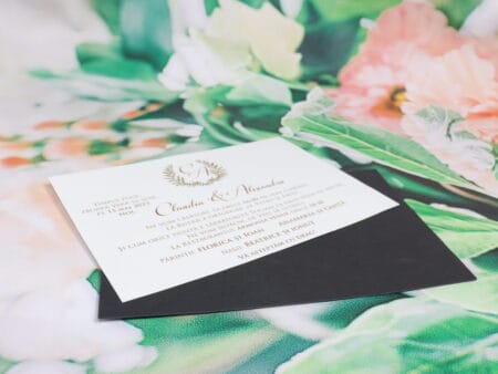Invitatii nunta eleganta cu plic negru si detalii aurii
