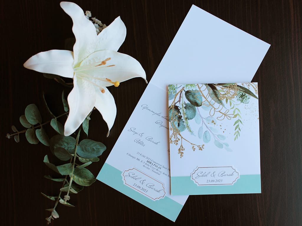Invitatii nunta cu frunze nuanta verde si auriu Invitatii nunta cu frunze nuanta verde si auriu
