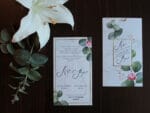 Invitatii nunta cu bujori si frunze de eucalipt personalizare inclusa