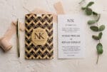 Invitatii nunta eleganta negru cu auriu plic inclus