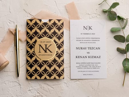 Invitatii nunta eleganta negru cu auriu plic inclus