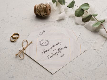 Invitatii nunta auriu cu crem personalizare inclusa