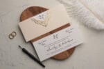 Invitatii nunta eleganta crem cu auriu personalizare inclusa