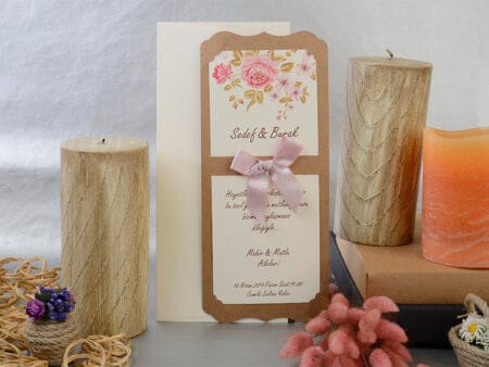 Invitatii nunta craft cu panglica roz si plic ivorie