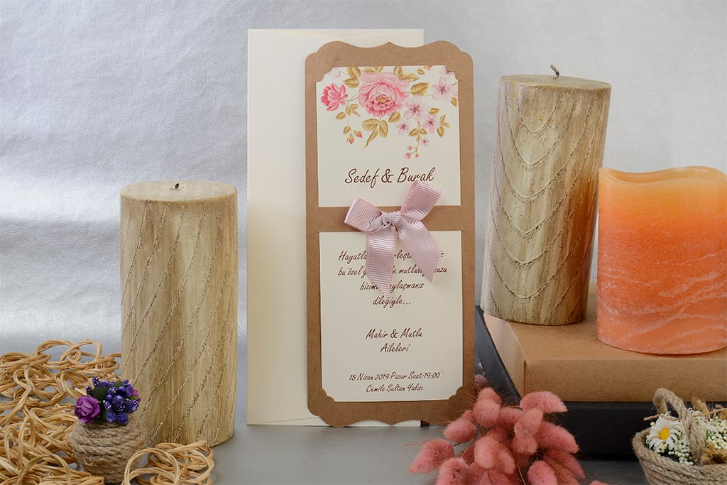 Invitatii nunta craft cu panglica roz si plic ivorie Invitatii nunta craft cu panglica roz si plic ivorie