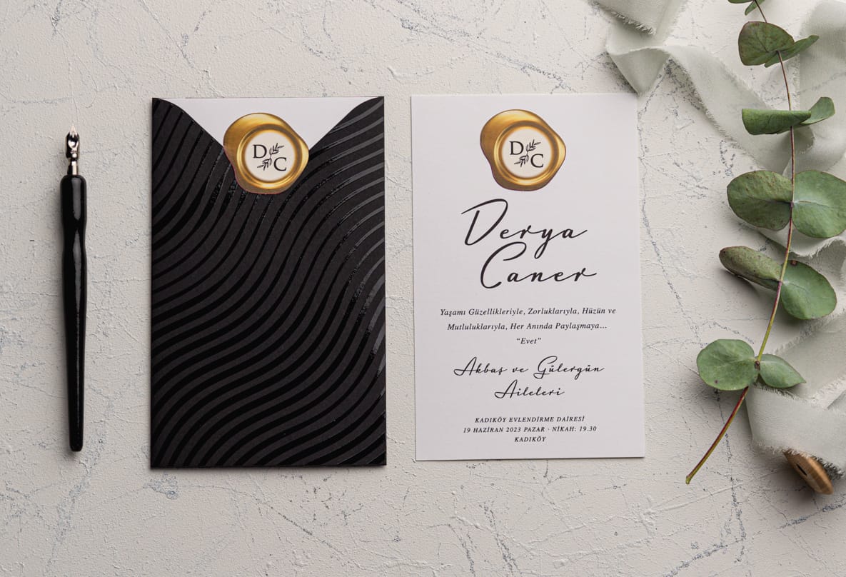 Invitatii nunta nuanta negru si detalii maro Invitatii nunta nuanta negru si detalii maro
