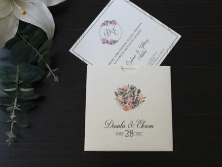 Invitatii nunta cu lalele si trandafirii nuanta roz si mov