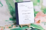 Invitatii nunta cu plic albastru cu detalii argintii